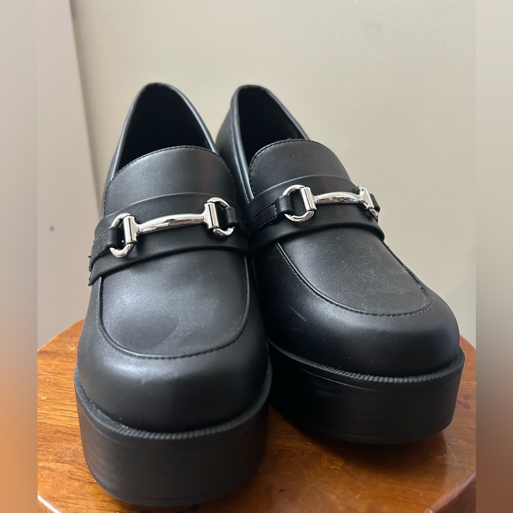 Y Not Platform Buckle Shoe Heels
